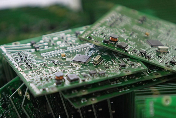 Включение продукции в реестр Минпромторга: как избежать статуса иностранного производителя радиоэлектроники